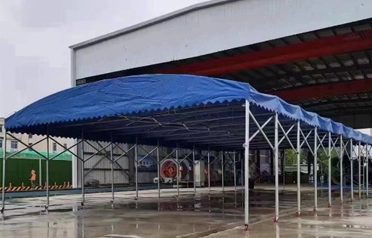 Bakit naging mahalagang pangangailangan ang mga maaaring iurong na tolda para sa modernong pagbabago sa panlabas na espasyo? Bakit naging mahalagang pangangailangan ang mga maaaring iurong na tolda para sa modernong pagbabago sa panlabas na espasyo?